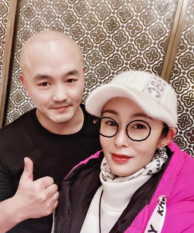 武僧一龙的女儿长什么样?一龙首次曝光女儿近照,妻子身份成谜