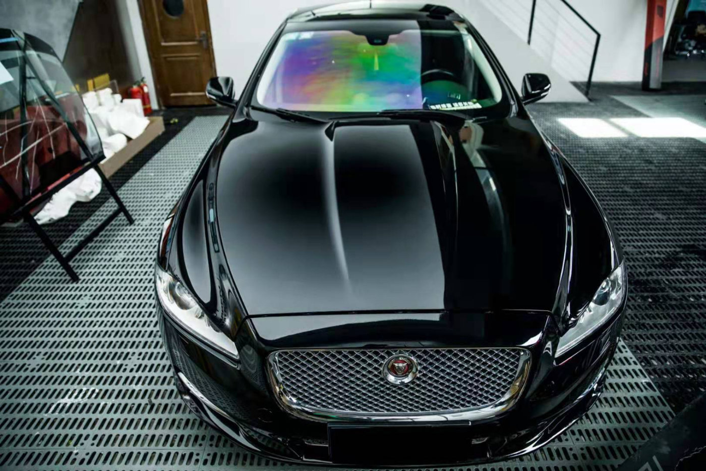 膜呗改色案例:捷豹 xj改色了钢琴黑 这颜值谁能比?-新浪汽车