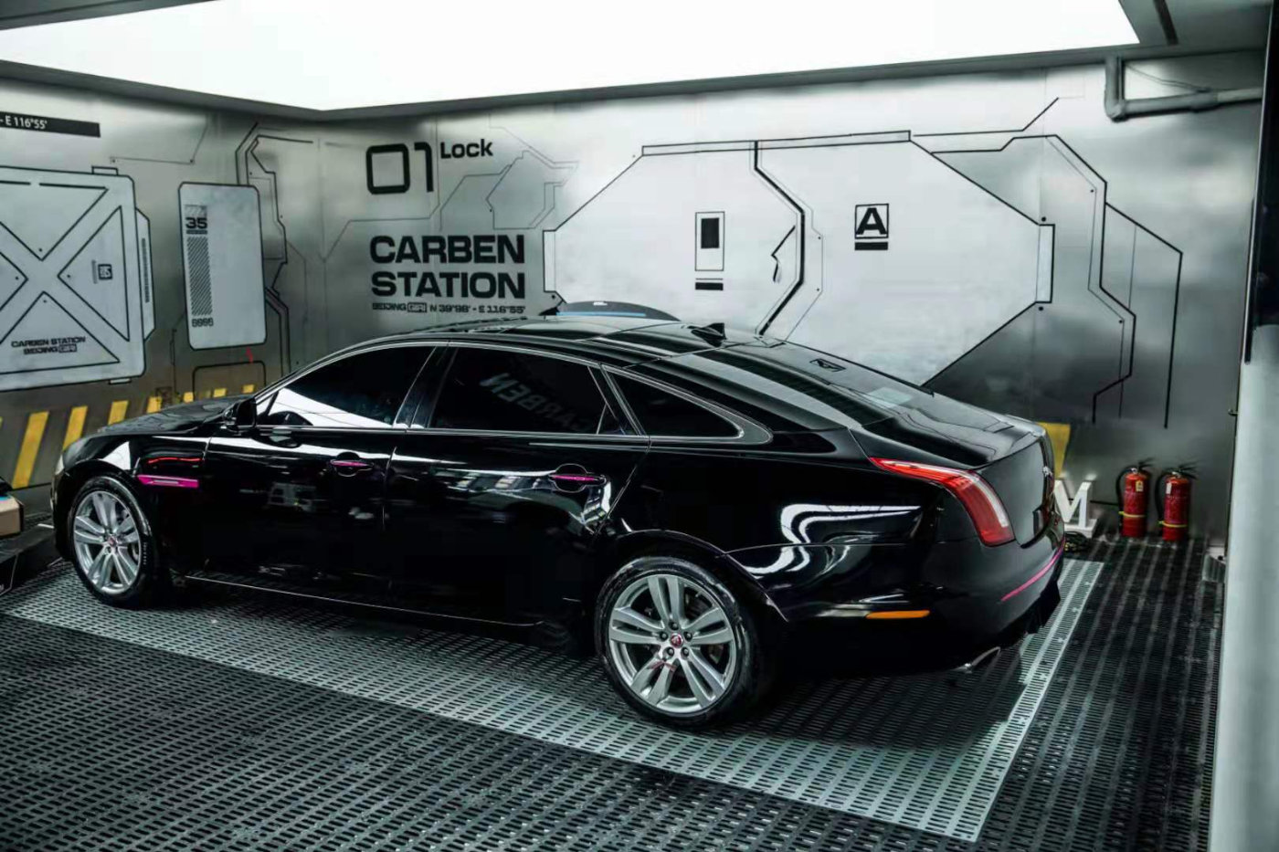 膜呗改色案例:捷豹 xj改色了钢琴黑 这颜值谁能比?-新浪汽车