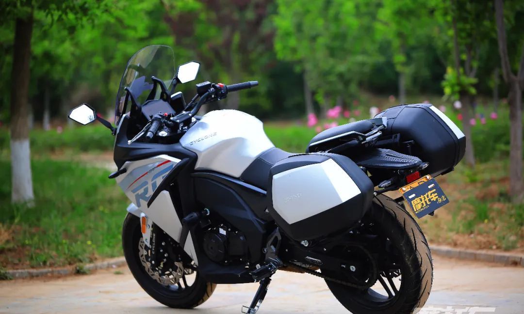 车评体验赛科龙rg3全民adv时代运动旅行车型能否突围