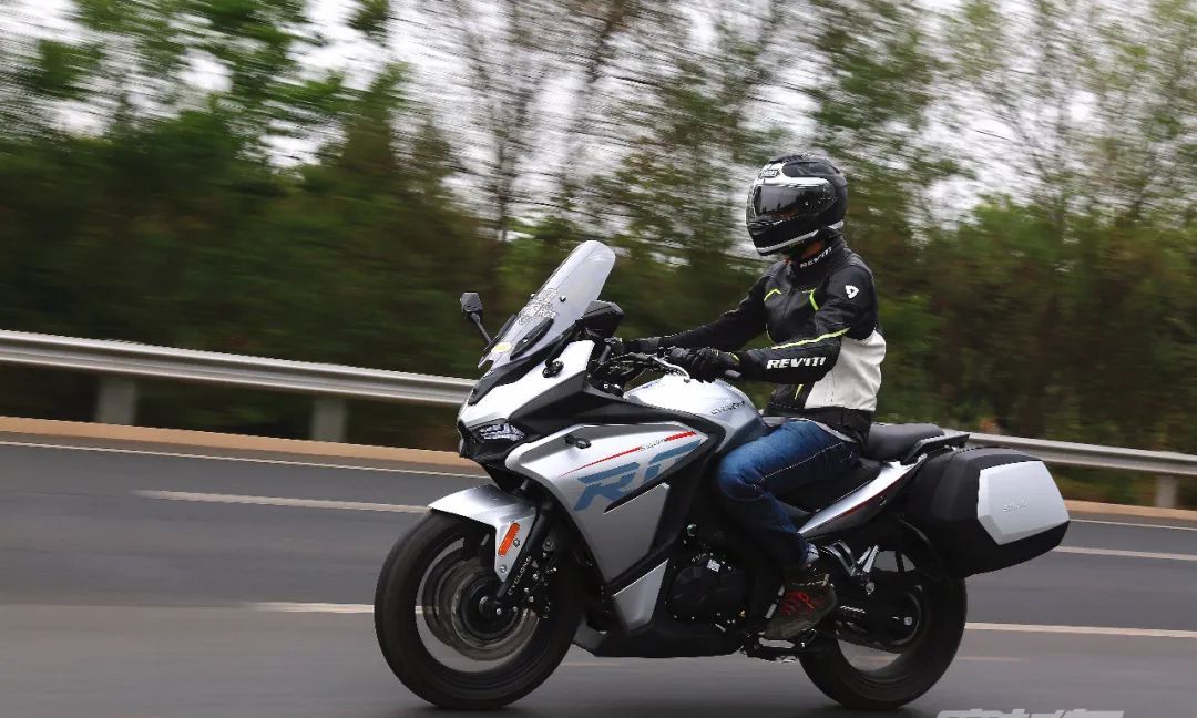 车评体验赛科龙rg3全民adv时代运动旅行车型能否突围