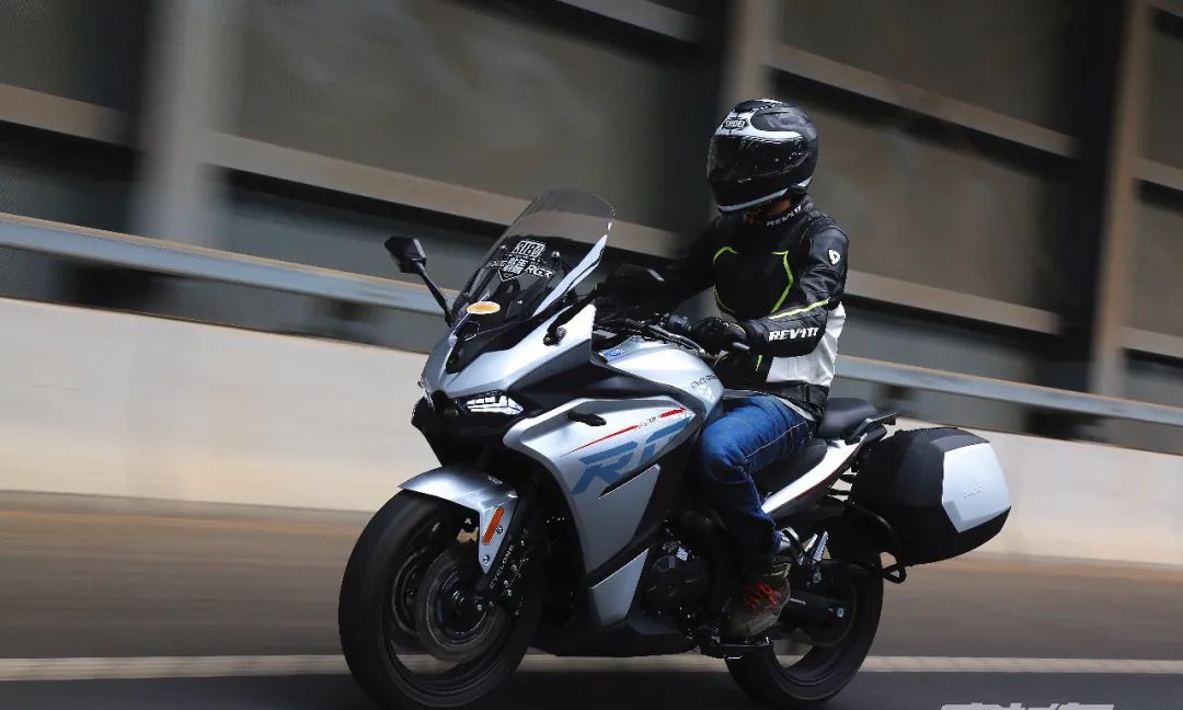 车评体验赛科龙rg3全民adv时代运动旅行车型能否突围