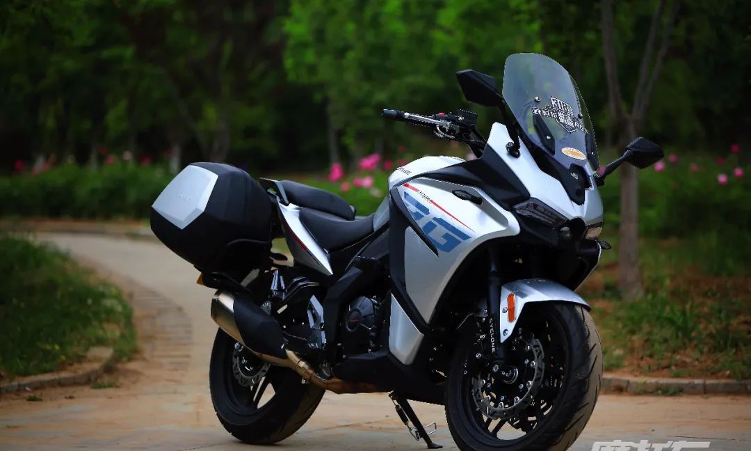 车评体验赛科龙rg3全民adv时代运动旅行车型能否突围