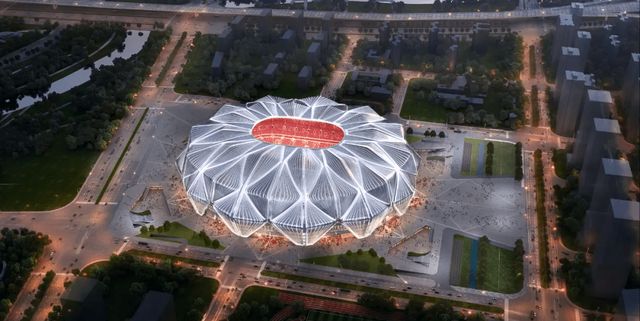 广州恒大足球场建设进展迅速莲冠造型初具雏形