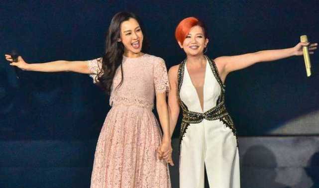 闺蜜情破裂,梁静茹取关范玮琪,直播拒绝与其同框休闲区蓝鸢梦想 - Www.slyday.coM