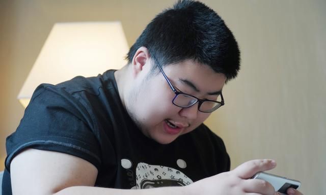 qg小胖转会费曝光rw如今肠子都悔青了花多30倍都买不回去