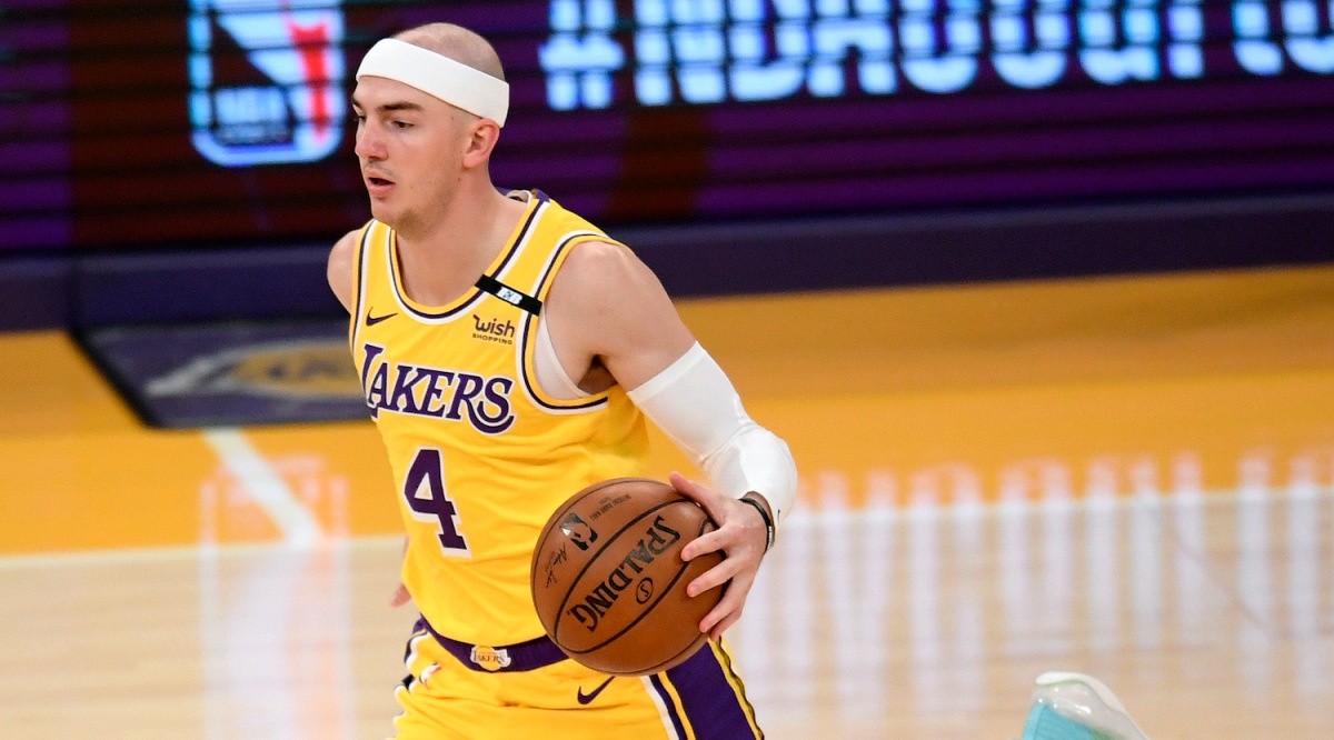 湖人三大消息曝欲交易库兹马有意挖86控卫骑士要抢卡鲁索