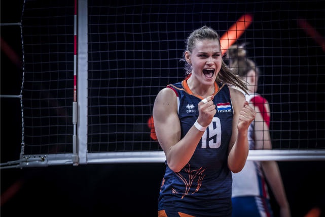 荷兰女排功勋教练小塞林格重掌帅印王牌接应斯洛特耶斯退役