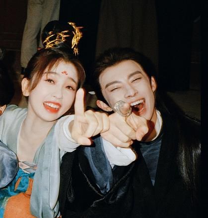 女演员太拼了,看到虞书欣拍戏的片场照,瞬间被她圈粉休闲区蓝鸢梦想 - Www.slyday.coM