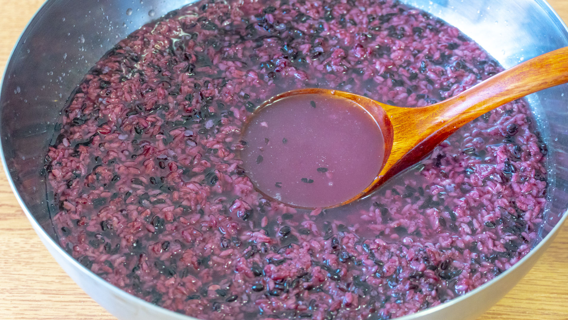 500克温开水 400克凉白开水250克黑米 750克糯米8克的安琪甜酒曲03