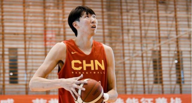 历史最弱?中国男篮14人名单确定,周琦视网膜裂孔治疗后归队!休闲区蓝鸢梦想 - Www.slyday.coM