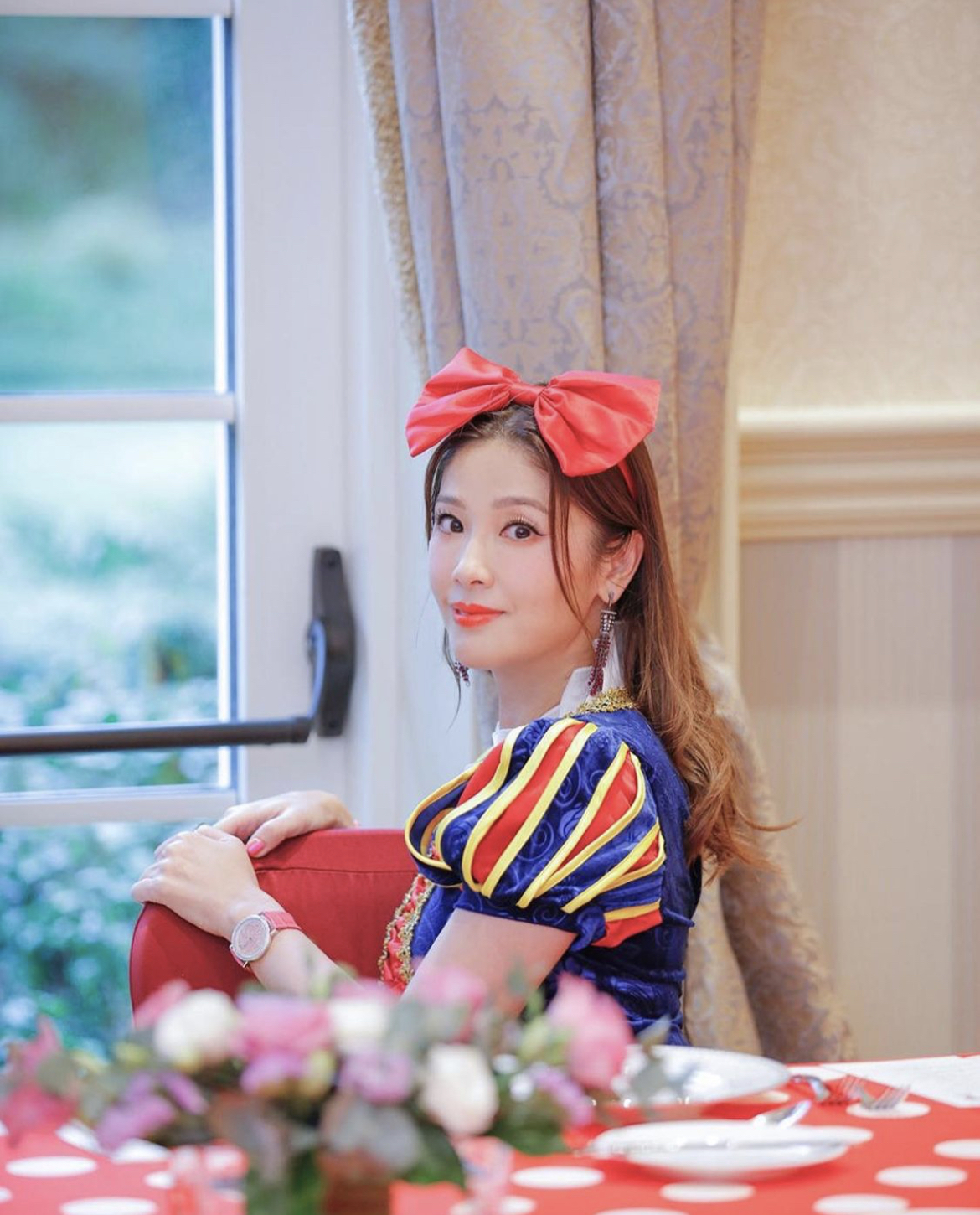 翁嘉穗为六岁儿子庆生租借迪士尼酒店显豪气中年得子宠爱有加