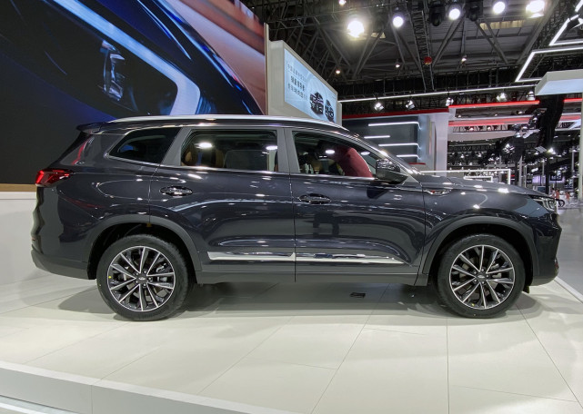 奇瑞瑞虎8plus6座版上市222座椅布局搭载16t动力