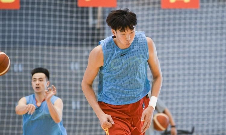 官宣!男篮正式出征!14人大名单出炉!周琦视网膜裂孔,再遭重创休闲区蓝鸢梦想 - Www.slyday.coM