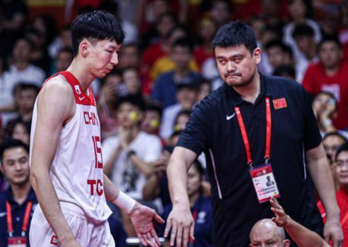 突发！周琦眼睛受伤，视网膜出现裂孔，赴医院手术，名记曝已无碍休闲区蓝鸢梦想 - Www.slyday.coM