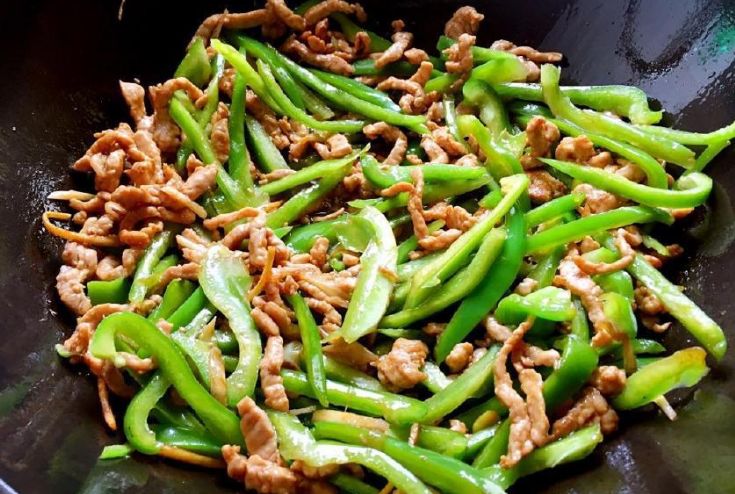 炒瘦肉这么做,滑嫩入味,香气十足!