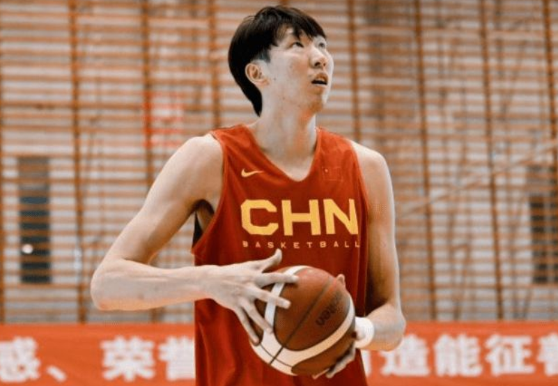 突发！周琦眼睛受伤，视网膜出现裂孔，赴医院手术，名记曝已无碍休闲区蓝鸢梦想 - Www.slyday.coM