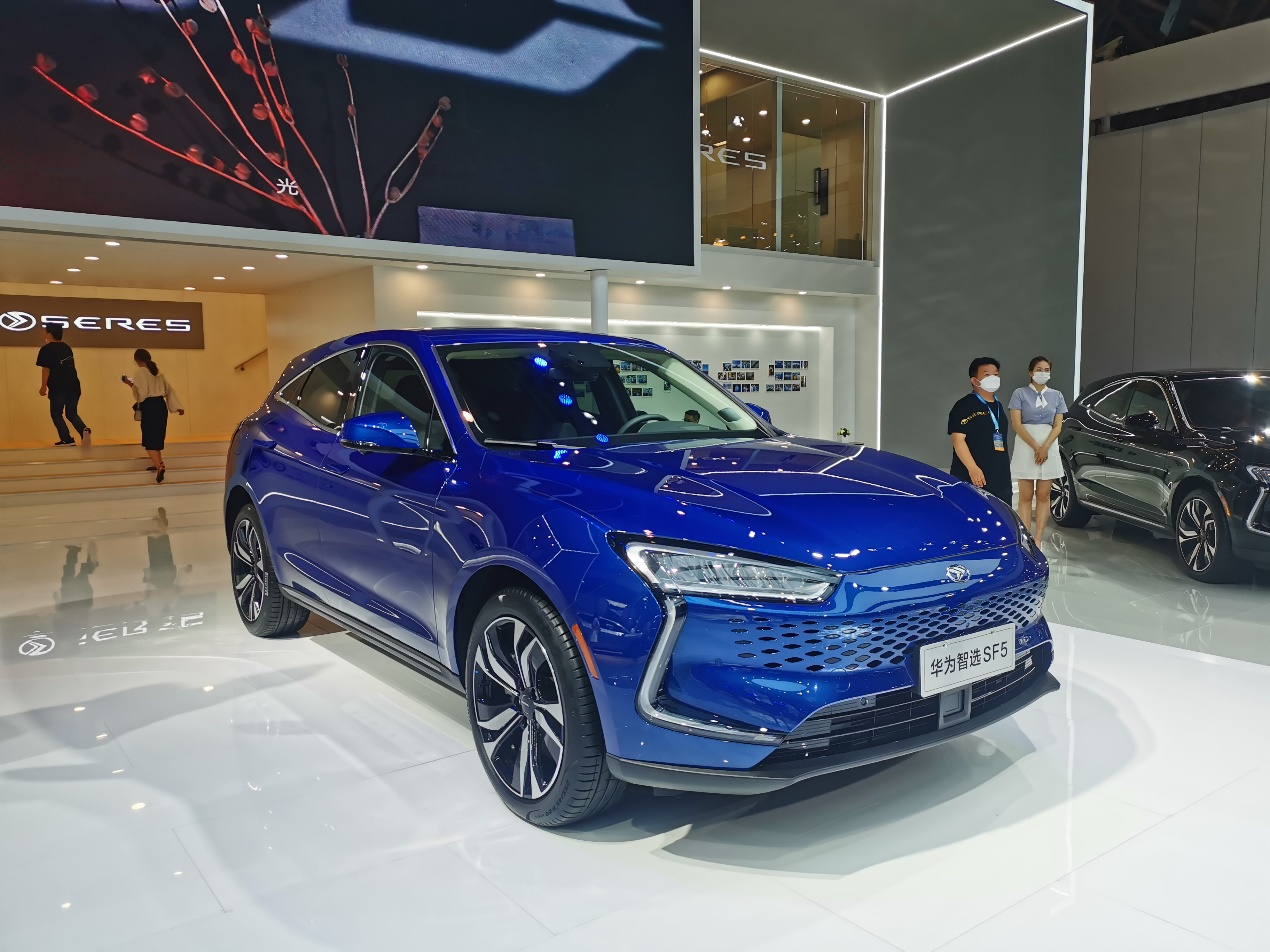 nedc综合续航里程超1000km,赛力斯华为智选sf5持续火爆-新浪汽车
