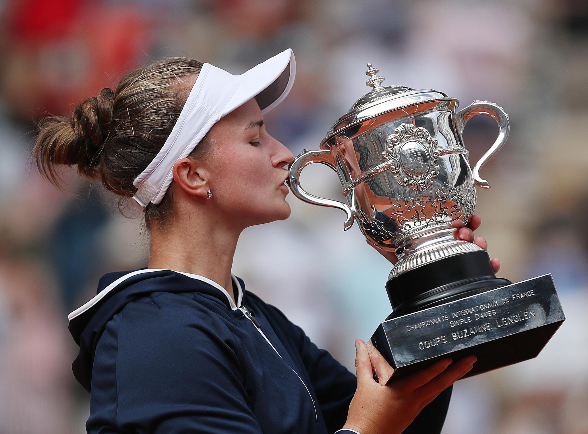 网球——法网:克雷吉茨科娃获得女单冠军