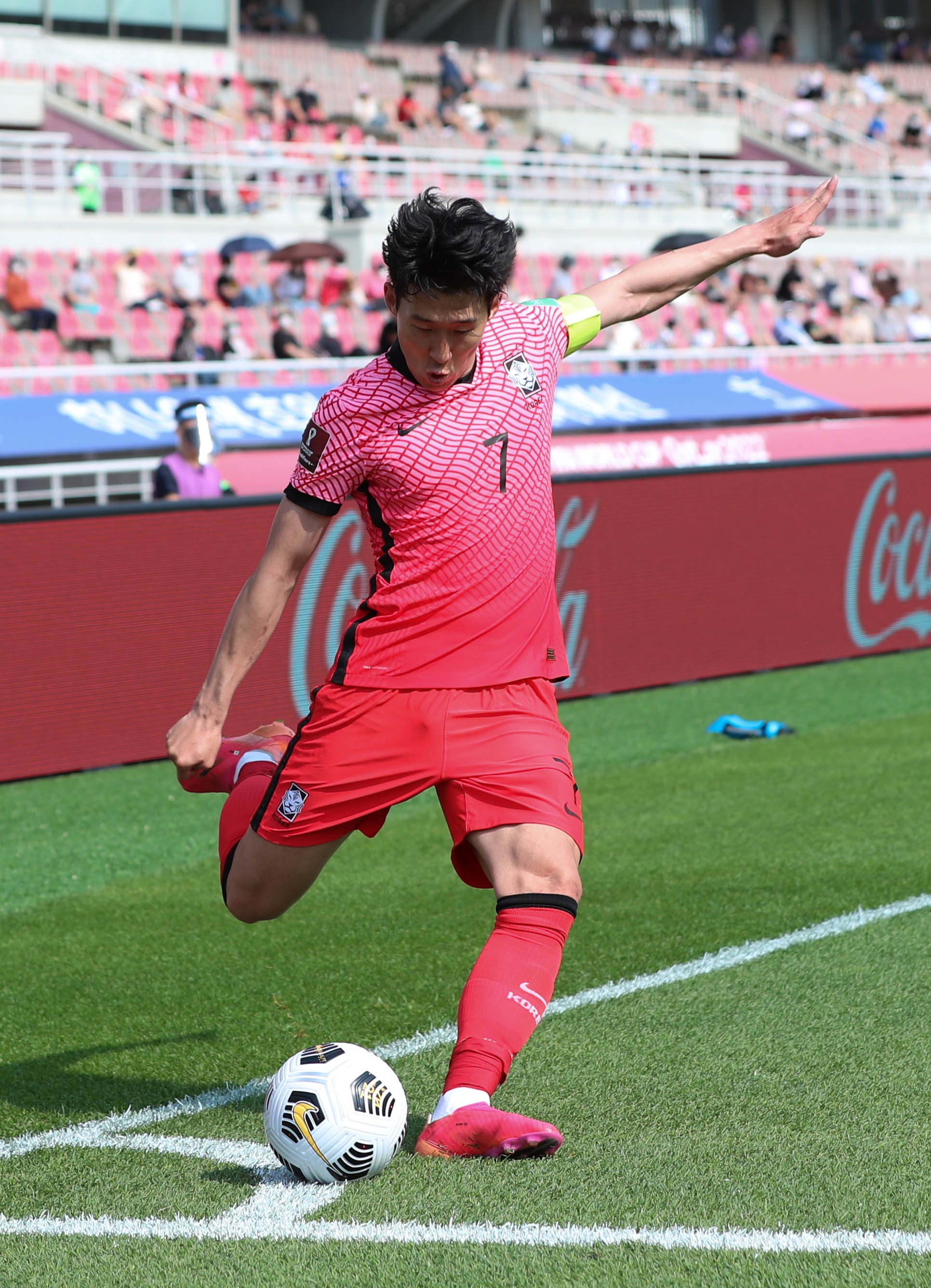 足球世预赛韩国队胜黎巴嫩队