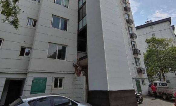 乘坐一次1元,按次收费的电梯,还受欢迎吗?有人为省钱自己爬楼休闲区蓝鸢梦想 - Www.slyday.coM 乘坐一次1元,按次收费的电梯,还受欢迎吗?有人为省钱自己爬楼休闲区蓝鸢梦想 - Www.slyday.coM