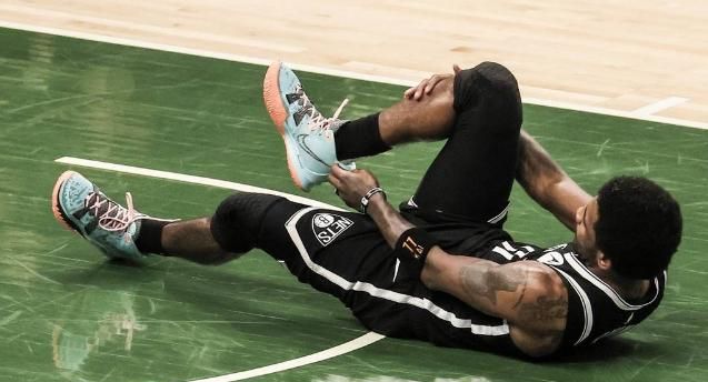 篮网危险了!欧文90度崴脚,字母哥篮下垫脚有意无意惹争议休闲区蓝鸢梦想 - Www.slyday.coM 篮网危险了!欧文90度崴脚,字母哥篮下垫脚有意无意惹争议休闲区蓝鸢梦想 - Www.slyday.coM