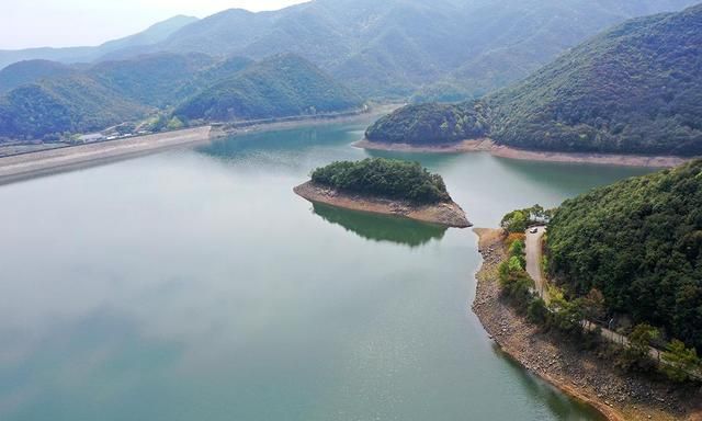 隧道是进村唯一的路,穿过隧道豁然开朗|供水|溪口水库|象山县_新浪
