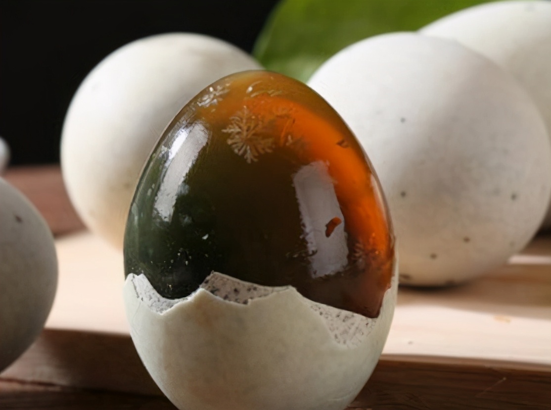 凉拌皮蛋时,这3样调料不可少,皮蛋鲜香,不涩不腥,好吃又健康|皮蛋|调