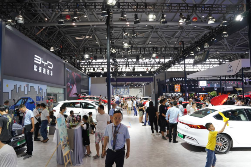 比亚迪超级混动双王炸2021重庆车展