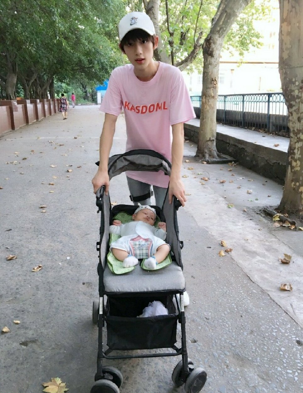 丁程鑫_新浪新闻