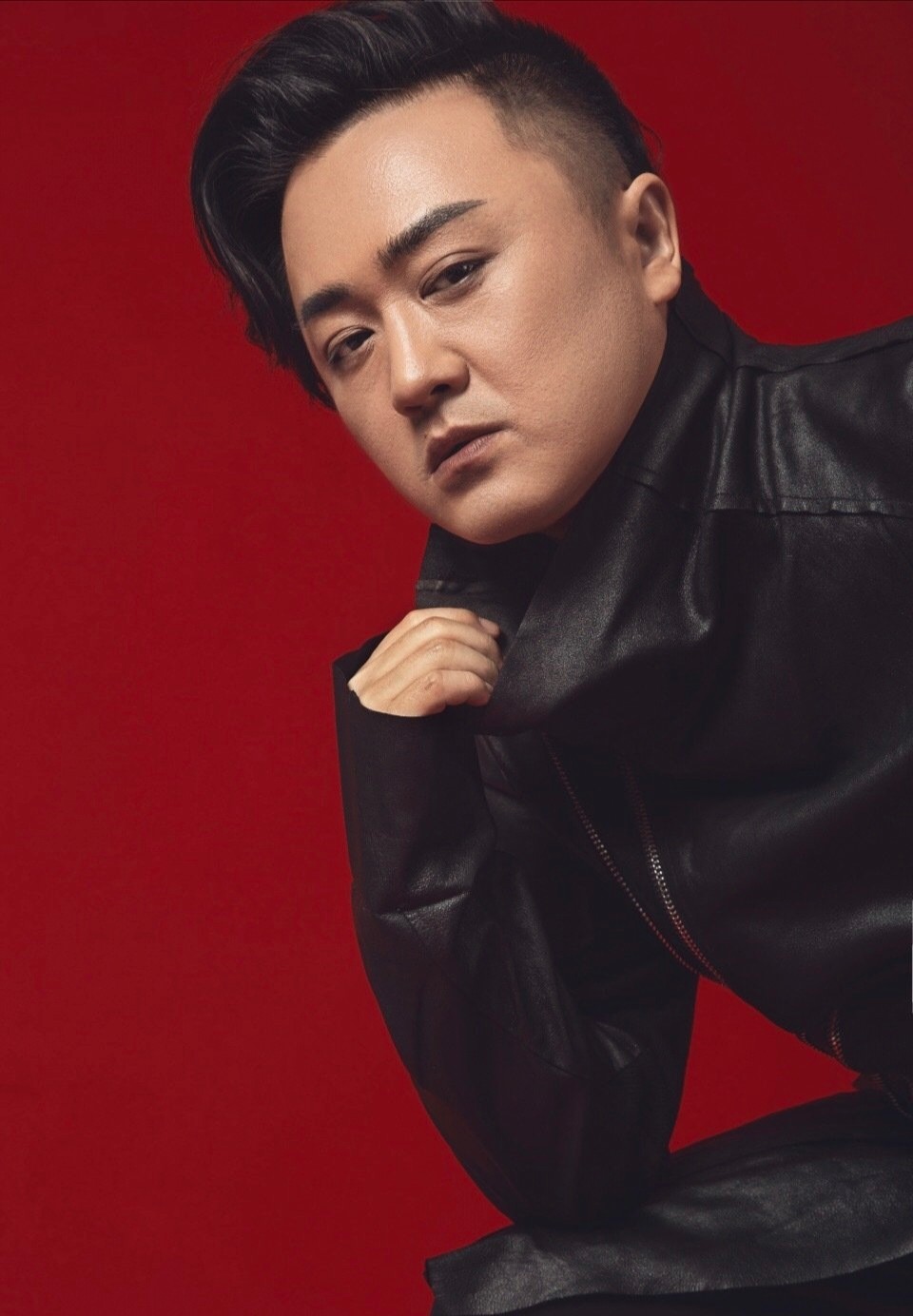 还珠格格小凳子也太惨,23年前演配角爆红,如今去电子厂都没人要