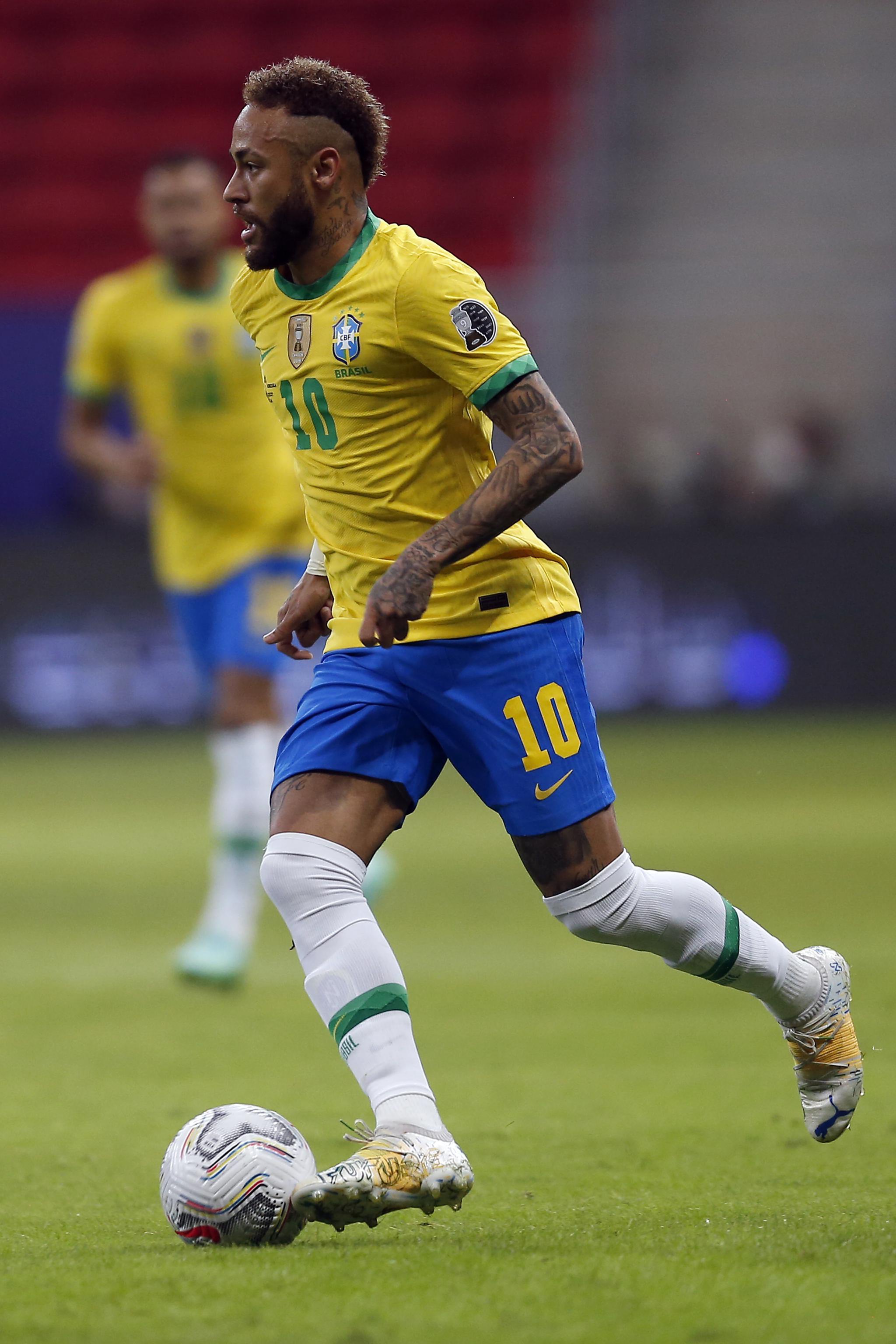 足球——美洲杯揭幕战:巴西胜委内瑞拉|揭幕战|卢西奥|热苏斯_新浪新