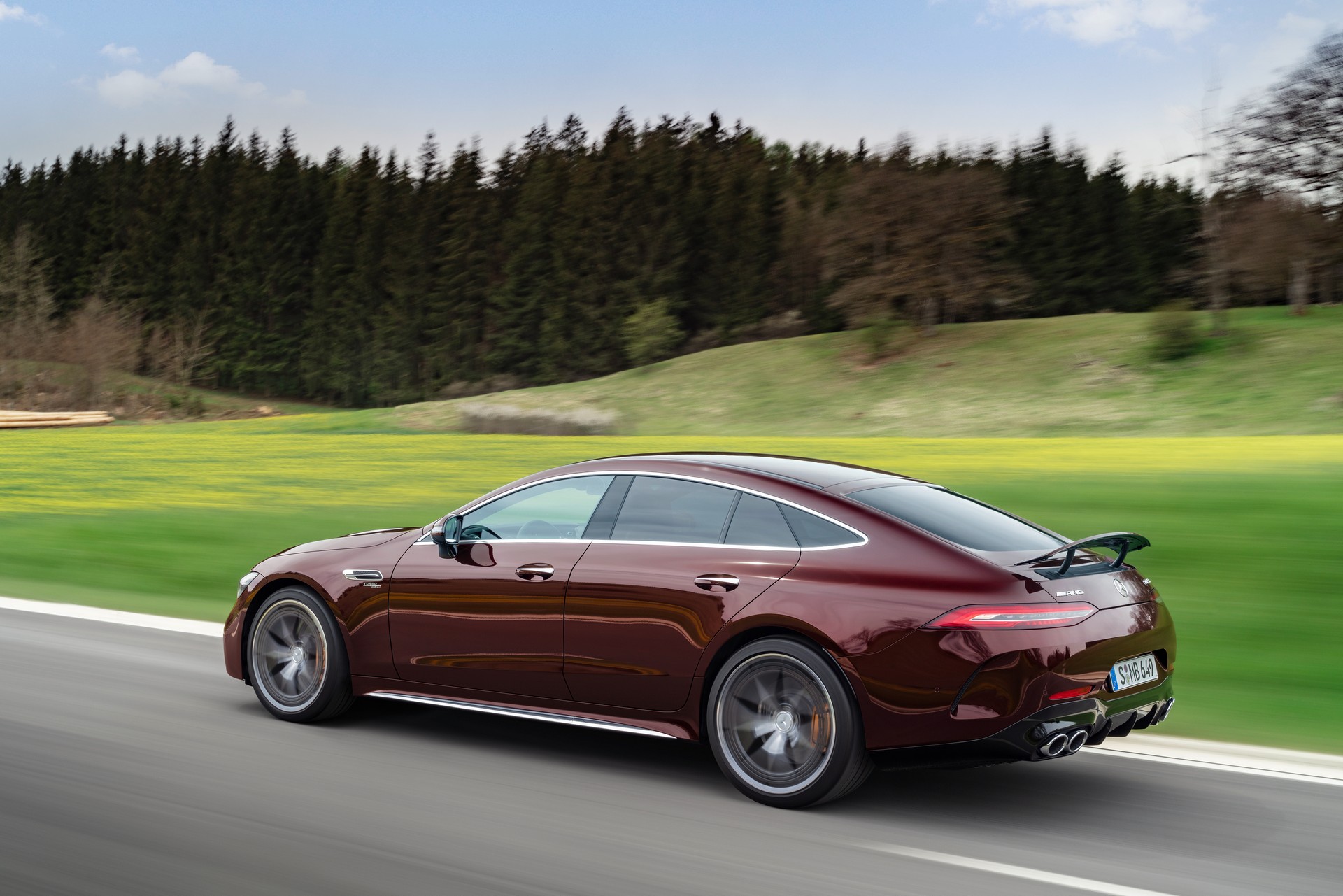 别具一格,全新amg gt四门轿跑于今年抵达北美市场