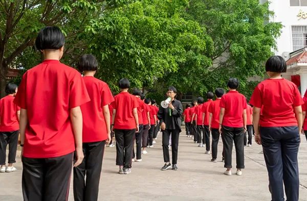 13年过去张桂梅华坪女高第一届学生命运真的改变了吗