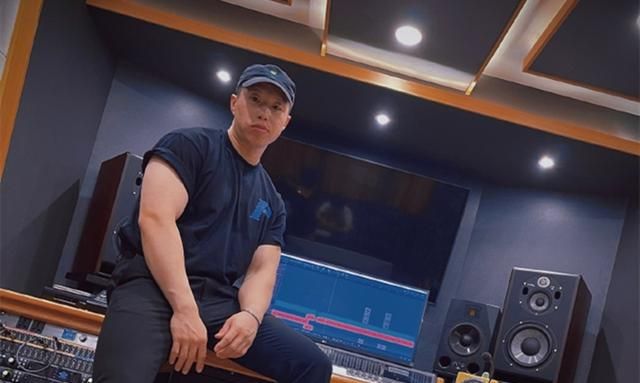 德云社王九龙护送老队长回酒店烧饼的状态引发网友热议怎么了