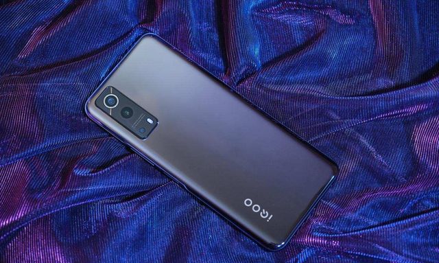 品质做工与千元机不搭边iqooz3有点不安分