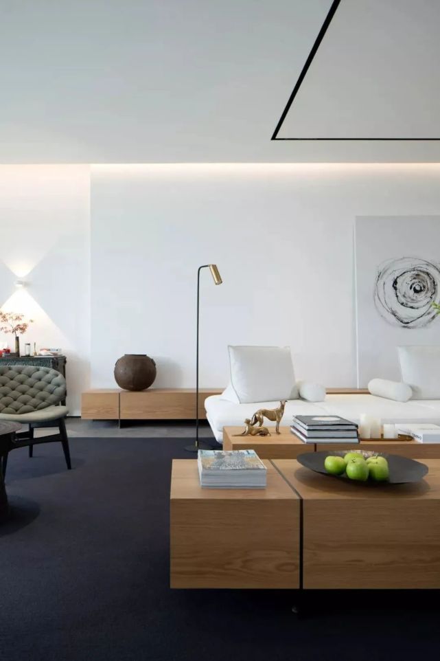 别再说明星表里不一了,超模刘雯工作室内景曝光,妥妥高级