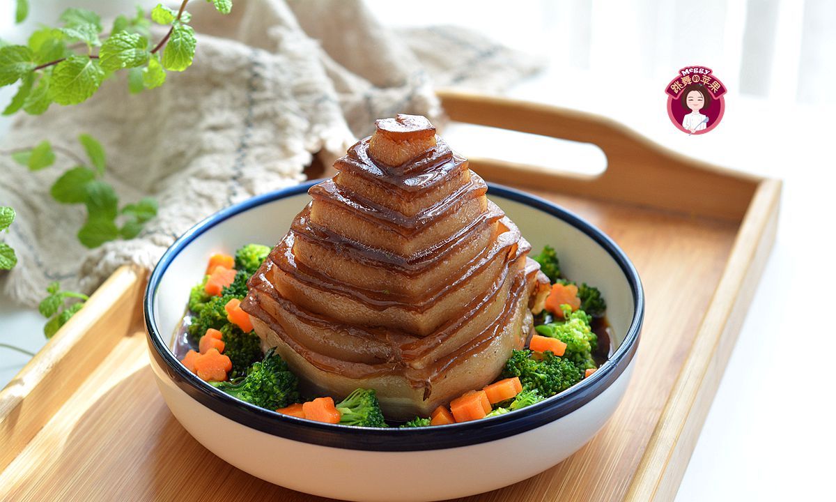 想了20年的宝塔肉第一次就成功了蒸着吃入味又下饭太香了