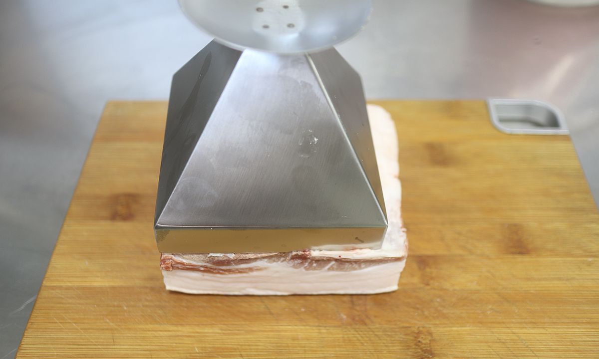 想了20年的宝塔肉,第一次就成功了,蒸着吃入味又