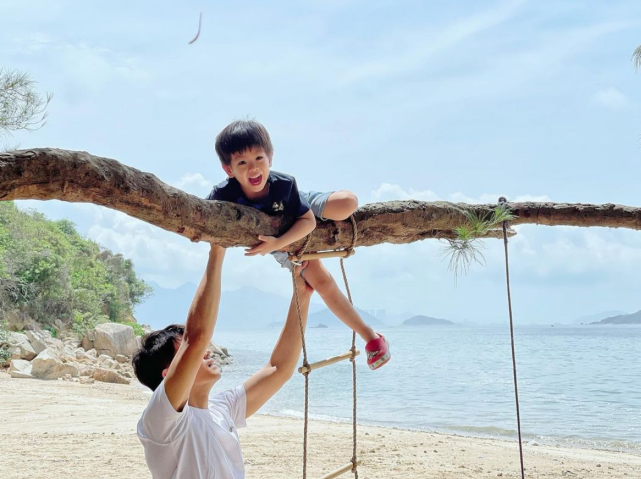 曝黎诺懿老婆怀二胎 老婆李洁莹家世虽有钱但黎诺懿靠自己养她