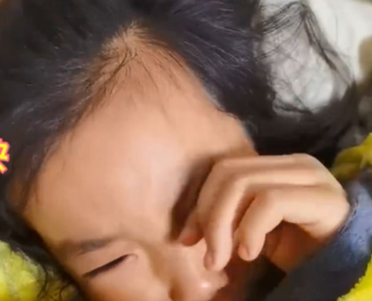 7岁小女孩借给同学1元钱,过了一年还没还,妈妈的做法引人深思休闲区蓝鸢梦想 - Www.slyday.coM