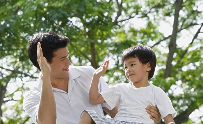 7岁小女孩借给同学1元钱,过了一年还没还,妈妈的做法引人深思休闲区蓝鸢梦想 - Www.slyday.coM