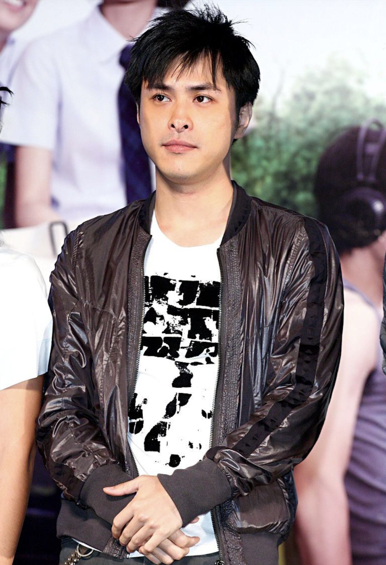 范植伟做侍应仅半年已辞职父亲中风雪上加霜靠便利店兼职维生