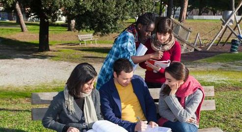 普通家庭,供一个大学生读完4年要多少钱?这开销,让人有点意外休闲区蓝鸢梦想 - Www.slyday.coM 普通家庭,供一个大学生读完4年要多少钱?这开销,让人有点意外休闲区蓝鸢梦想 - Www.slyday.coM