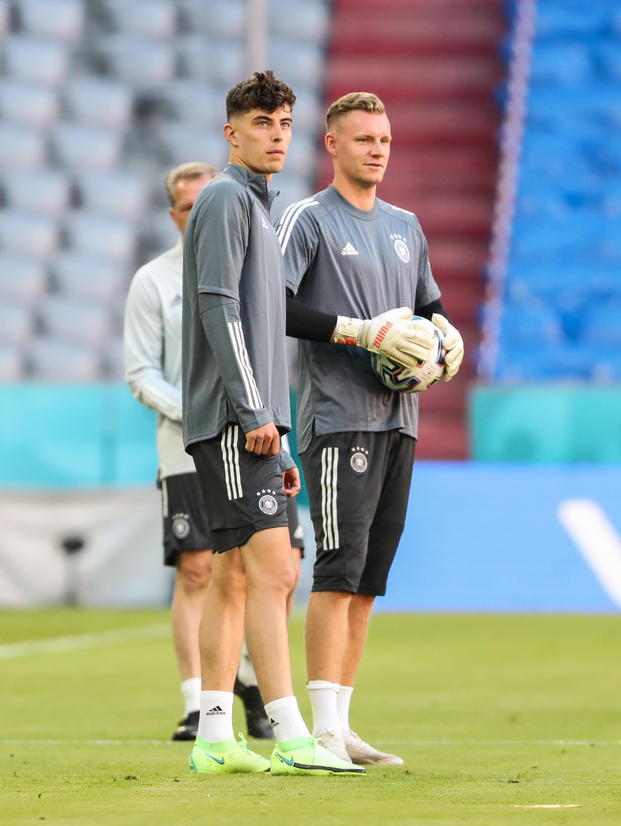 足球——欧锦赛:德国队备战小组赛