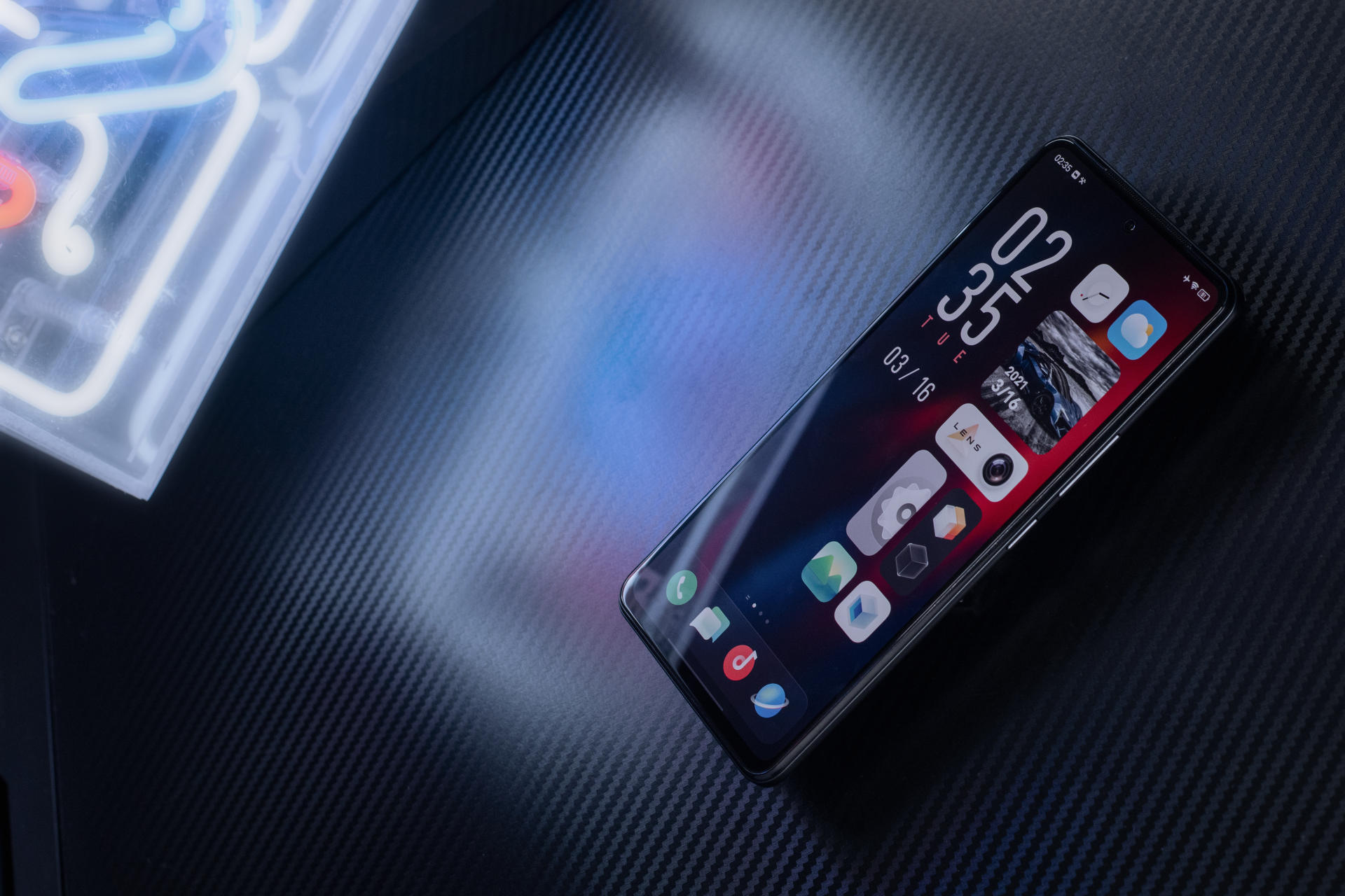 独显芯片作用大iqooneo5的游戏体验比骁龙888机型更流畅