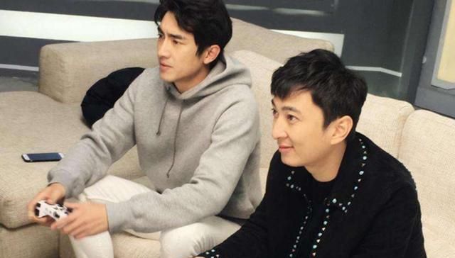 王思聪与林更新经典语录进行对话休闲区蓝鸢梦想 - Www.slyday.coM 王思聪与林更新经典语录进行对话休闲区蓝鸢梦想 - Www.slyday.coM