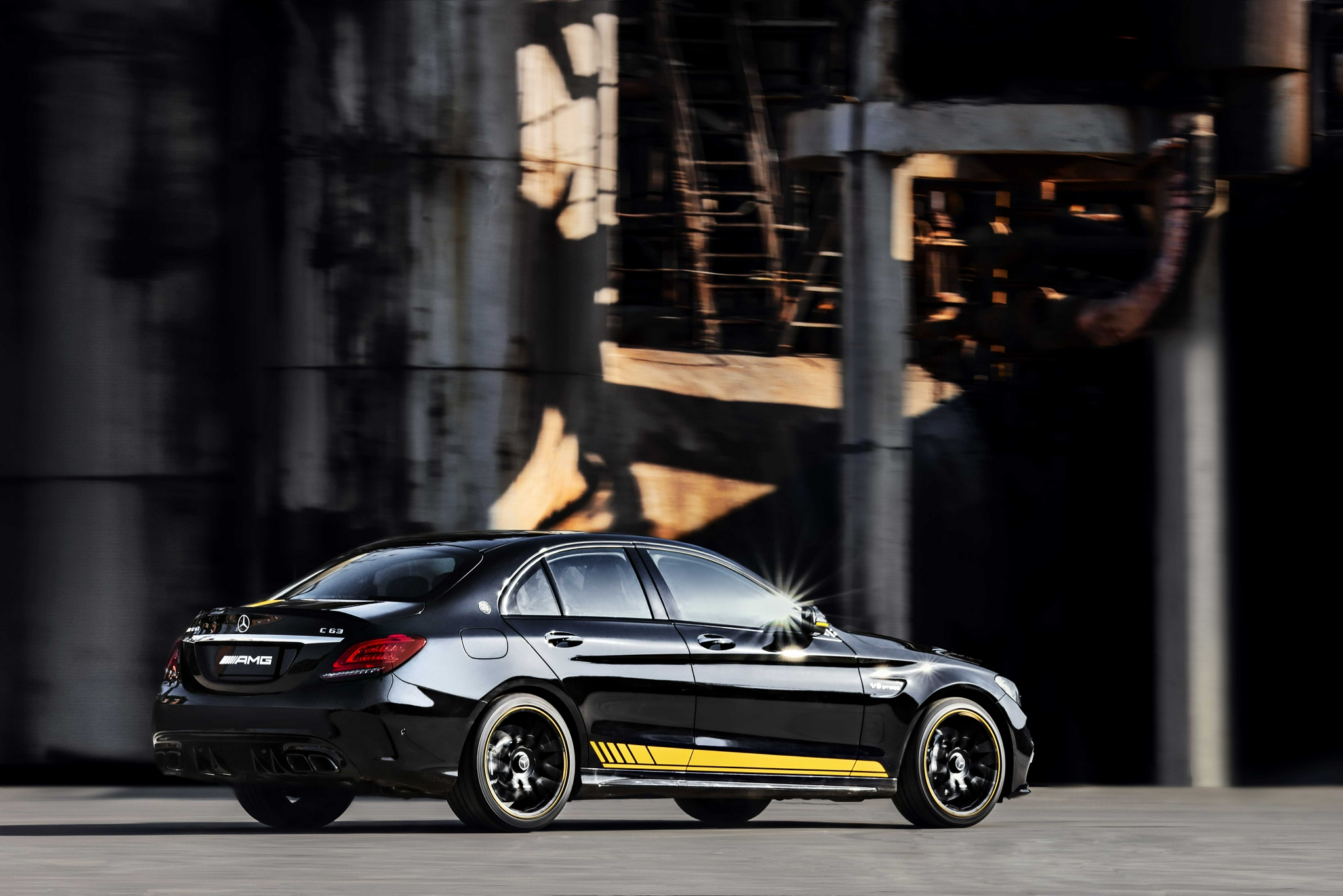 梅赛德斯-amg c 63暗夜特别版耀目上市