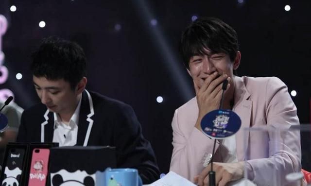 王思聪与林更新经典语录进行对话休闲区蓝鸢梦想 - Www.slyday.coM 王思聪与林更新经典语录进行对话休闲区蓝鸢梦想 - Www.slyday.coM