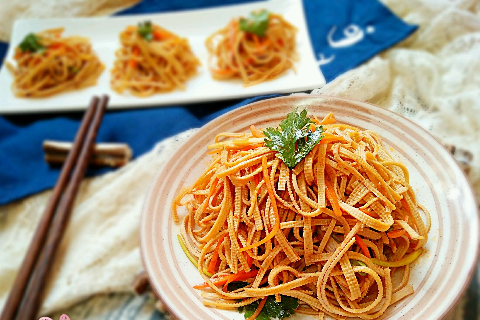 凉拌干豆腐:酸辣爽口,既下饭,又下酒,做法简单没人不爱吃